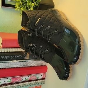SO Duck Boots